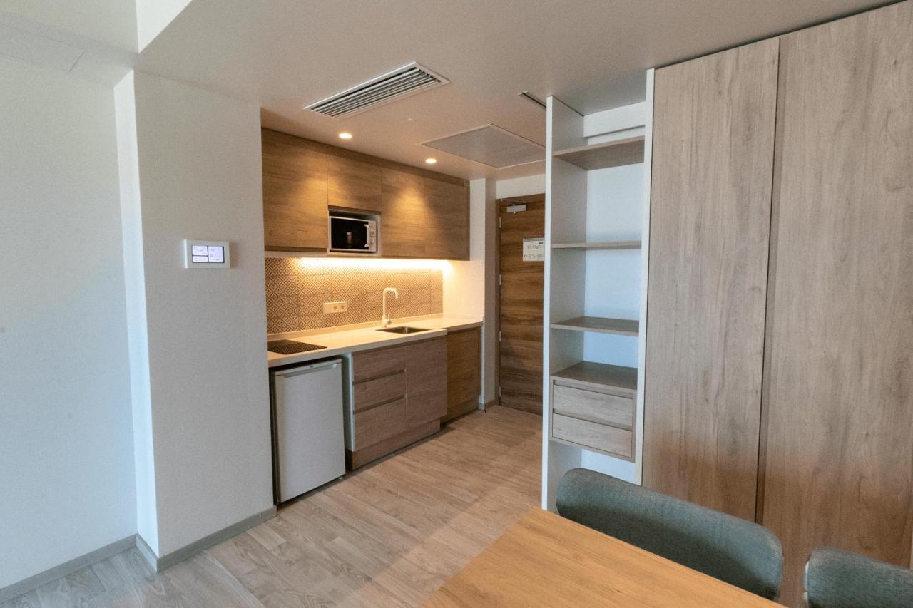 The White Apartments (Adults Only) Sant Antoni de Portmany Exterior foto