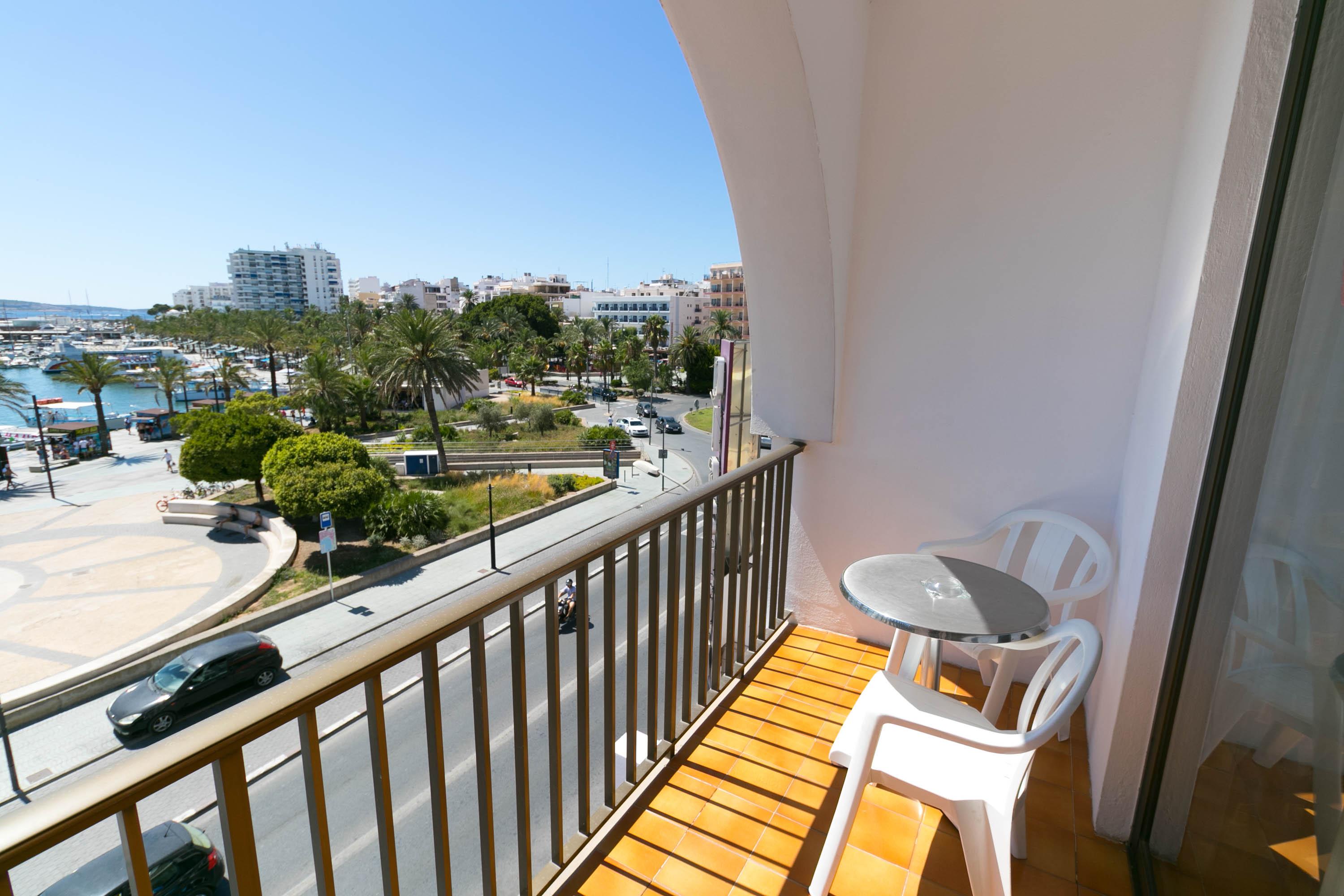 The White Apartments (Adults Only) Sant Antoni de Portmany Exterior foto