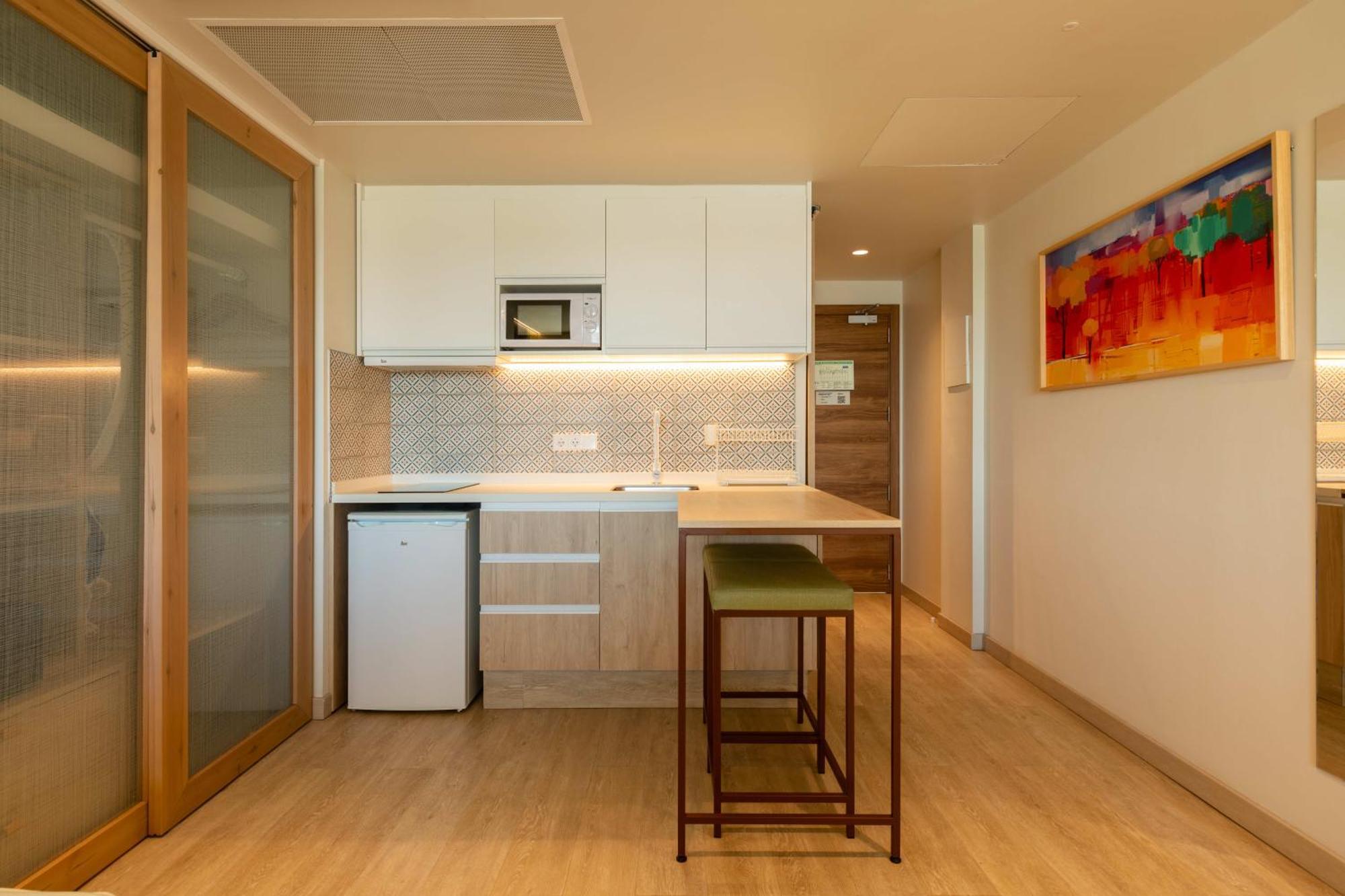 The White Apartments (Adults Only) Sant Antoni de Portmany Exterior foto