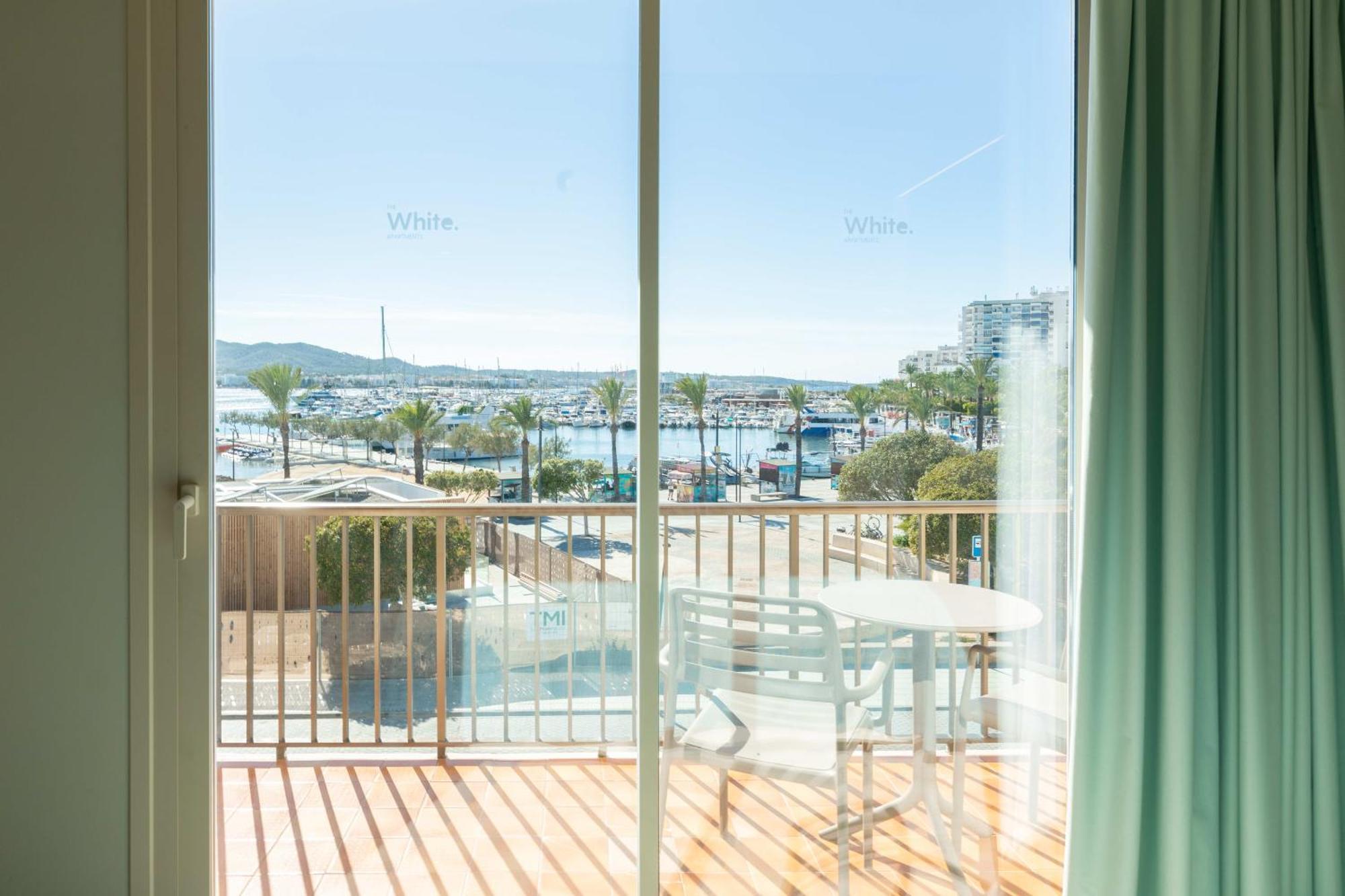 The White Apartments (Adults Only) Sant Antoni de Portmany Exterior foto