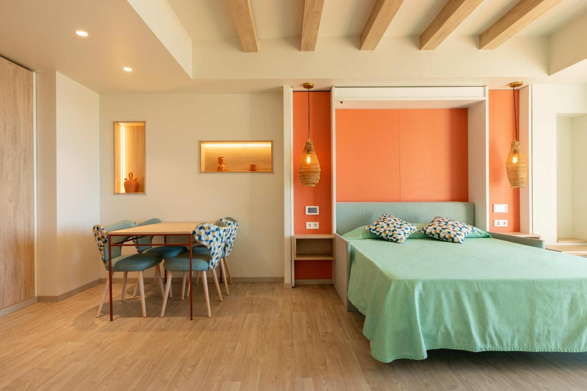 The White Apartments (Adults Only) Sant Antoni de Portmany Exterior foto