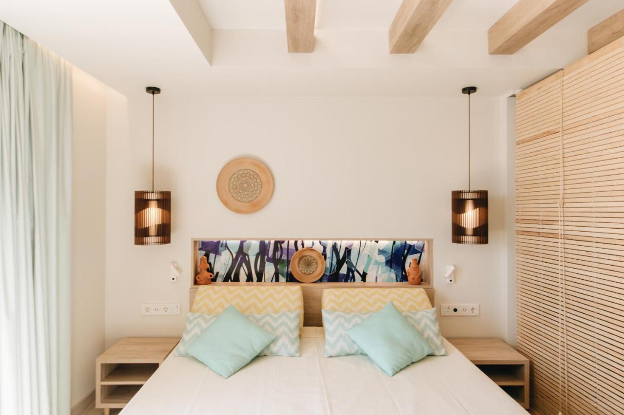 The White Apartments (Adults Only) Sant Antoni de Portmany Exterior foto